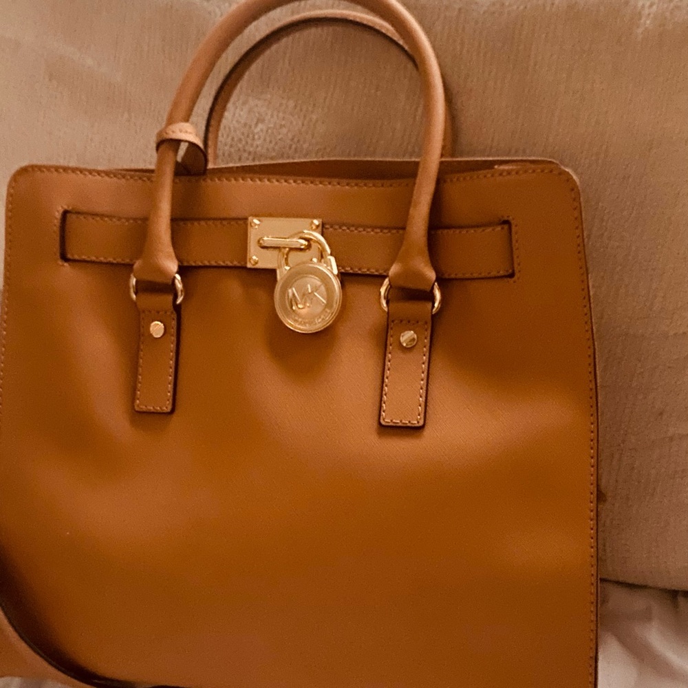 Elegant Michael Kors Tan Leather Handbag